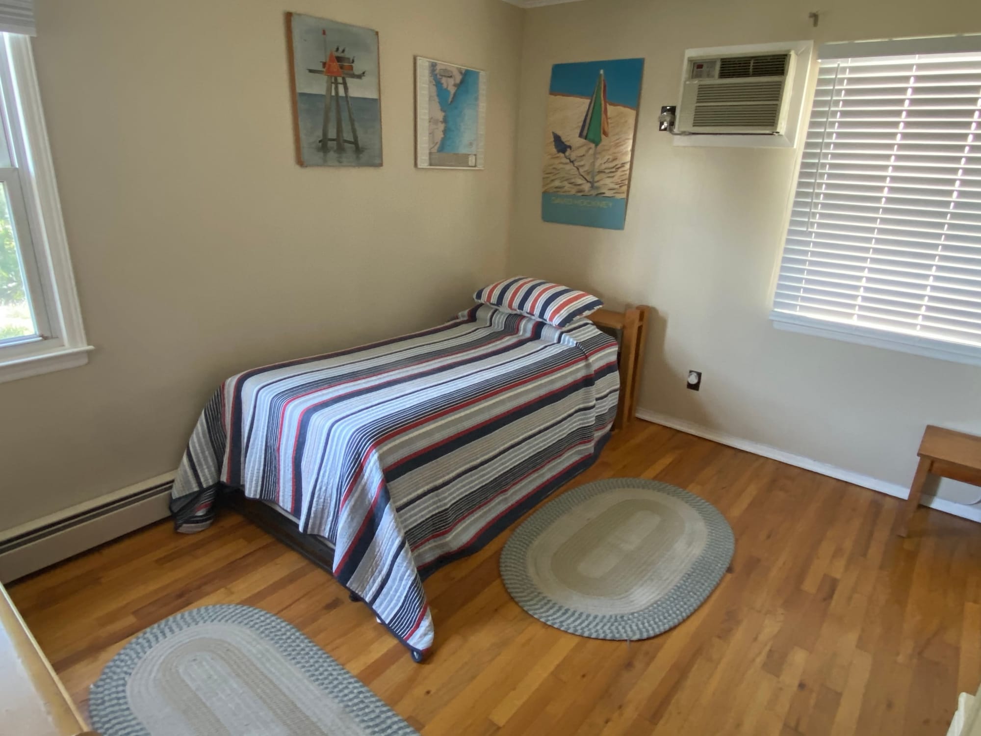 Inwood Avenue Winter House — photo 6
