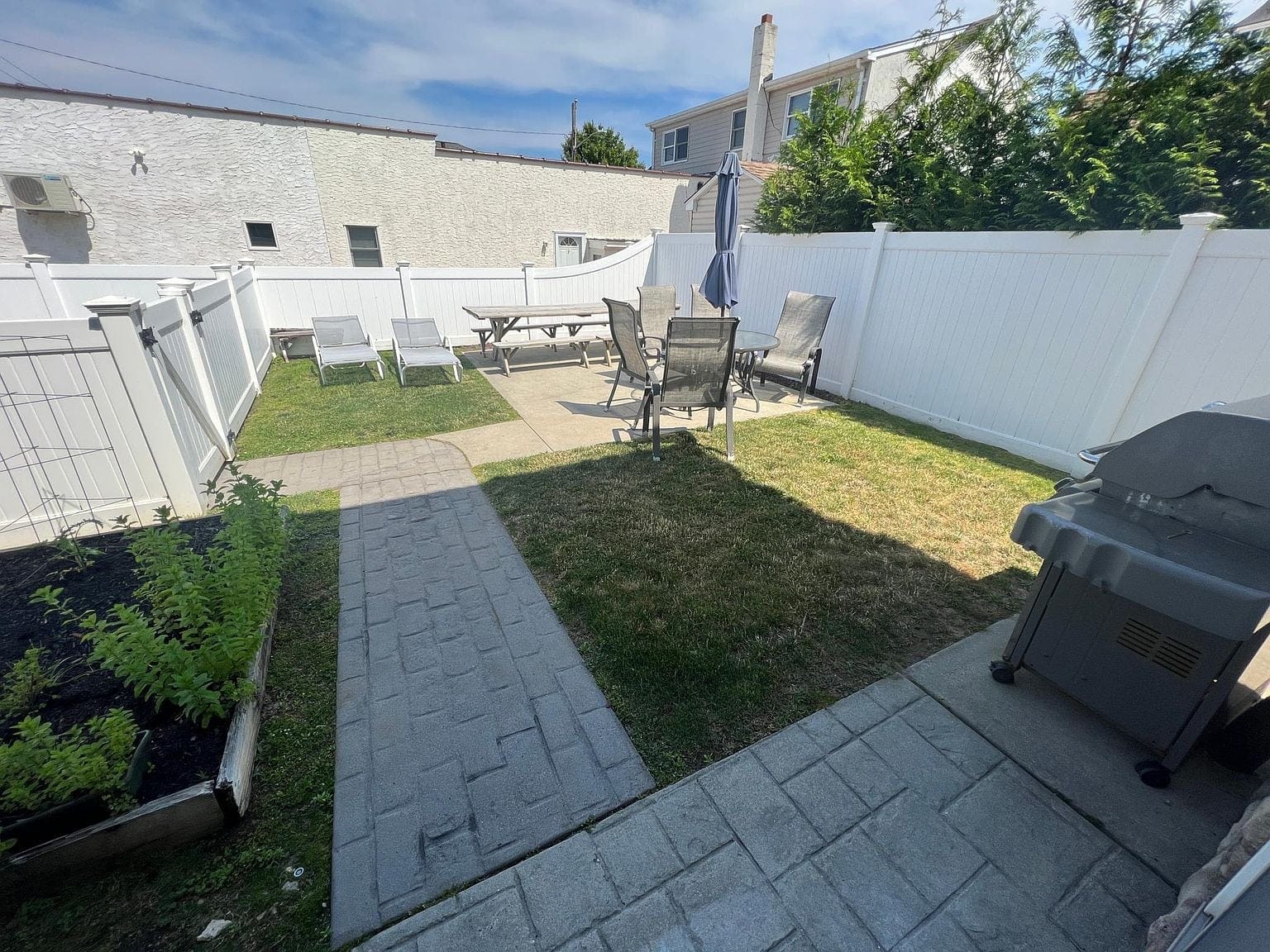 Lido Boulevard Winter House — photo 18