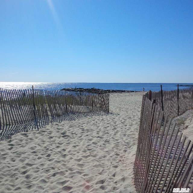 oceanfront beach house rental in Point Lookout NY